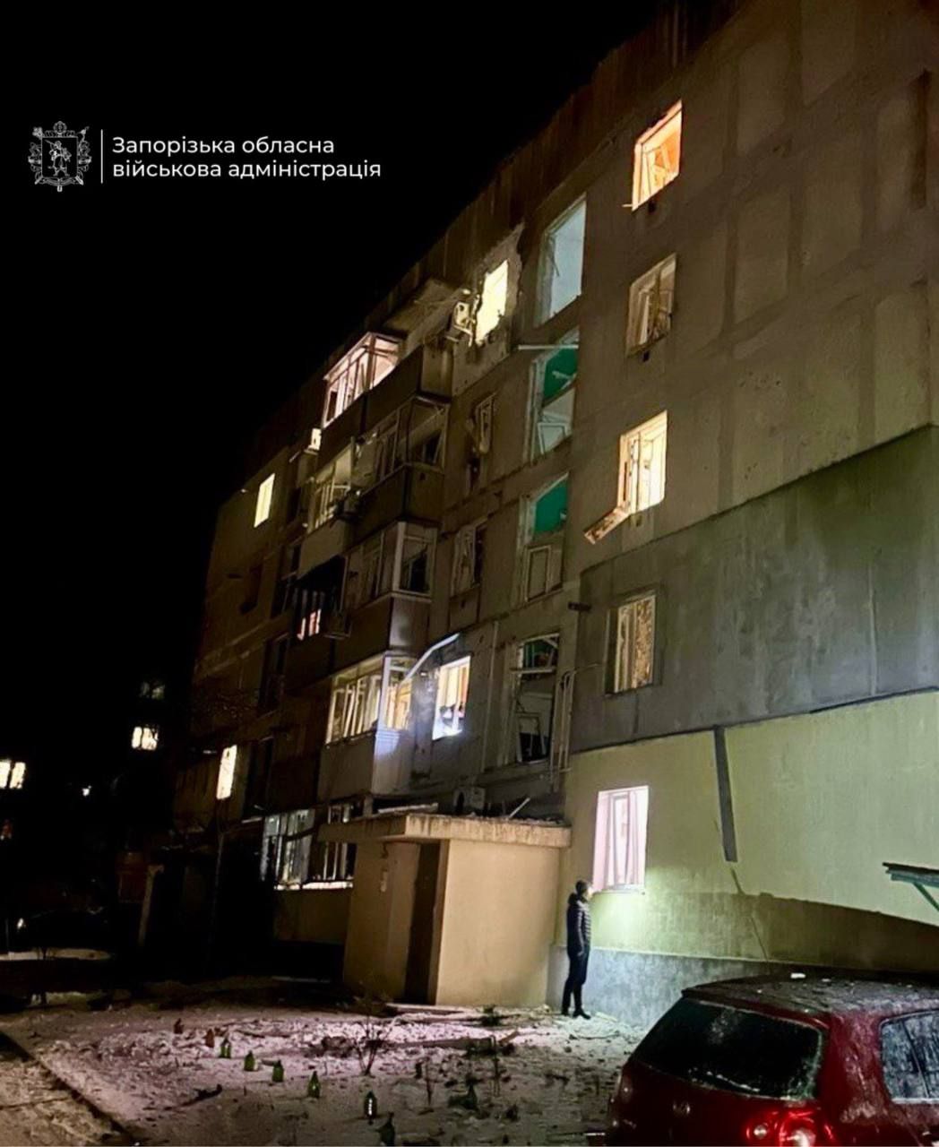Росія двічі за ніч ударила по Запоріжжю: чотири влучання, пошкоджені житлові будинки 1