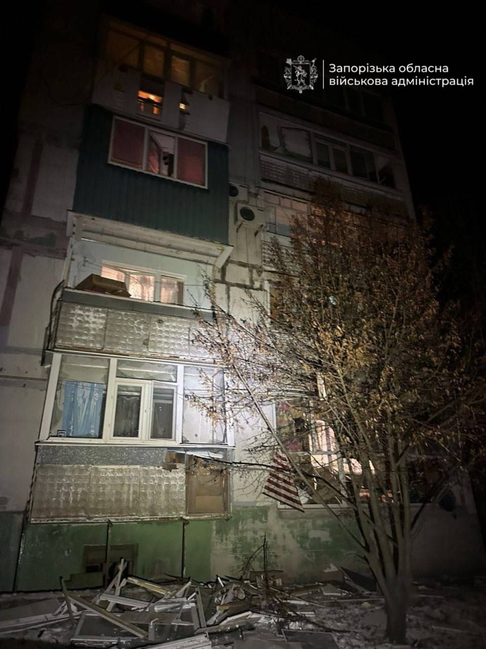 Росія двічі за ніч ударила по Запоріжжю: чотири влучання, пошкоджені житлові будинки 2