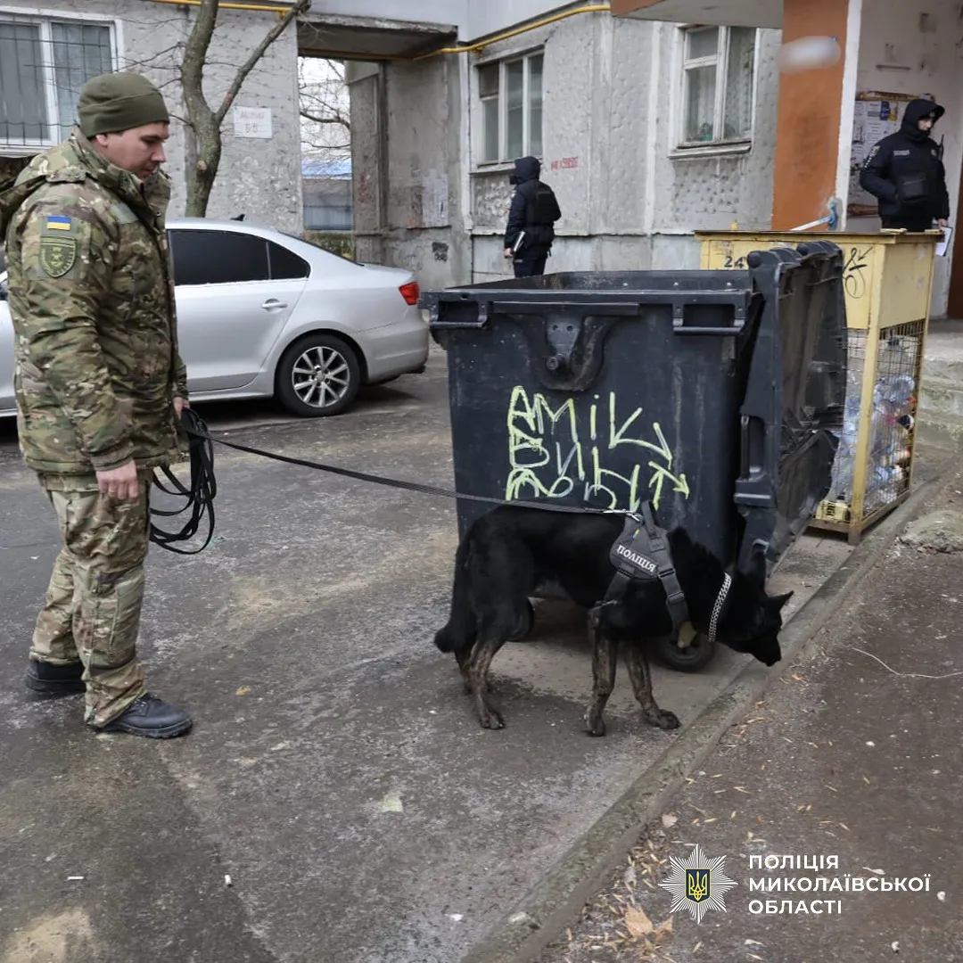 У Миколаєві матір викинула немовля у смітник: поліція розкрила, що з новонародженою 1