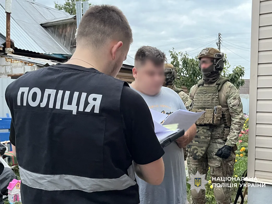 Промислові масштаби та бойовий арсенал: на Чернігівщині викрили банду наркодилерів 2