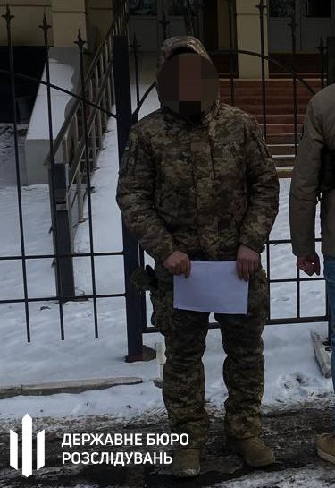 Прикордонник продавав нелегальний виїзд: ДБР перекрило черхову схему втечі військовозобов’язаних до Румунії 1