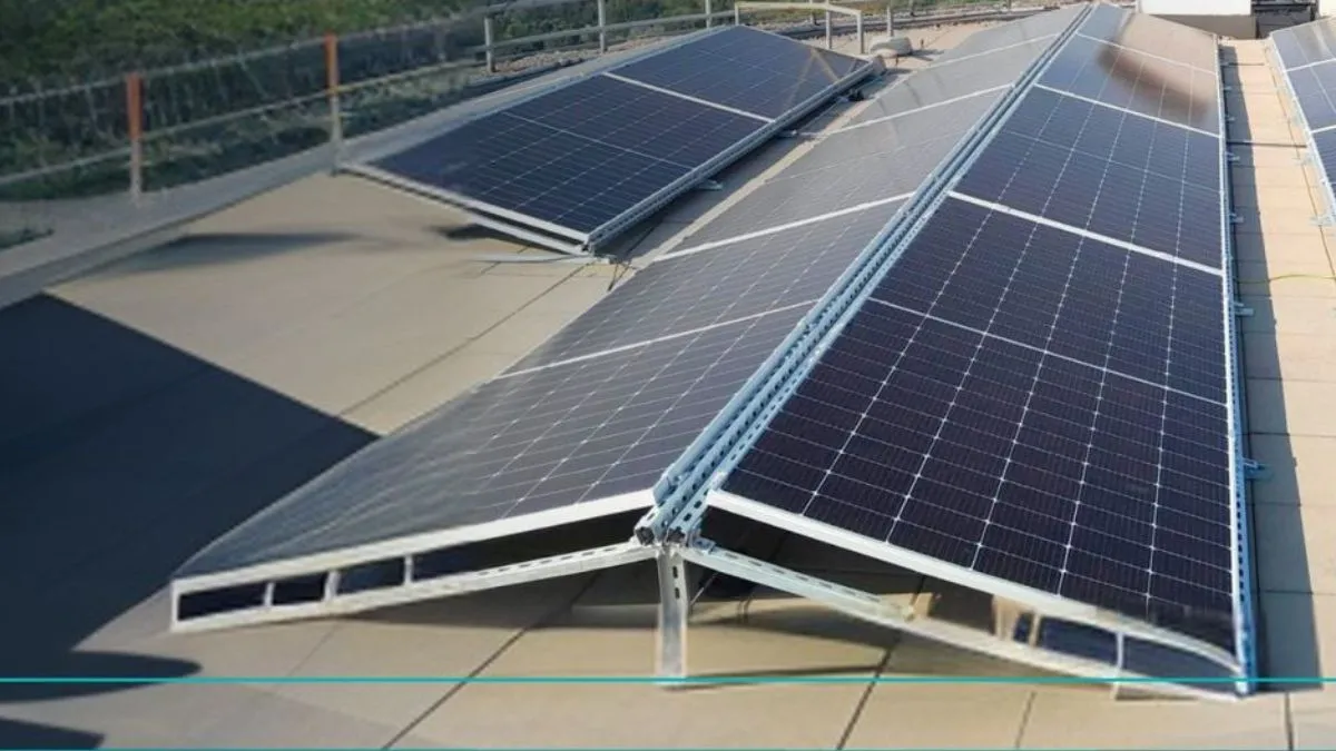 Уряд спростив установку сонячних електростанцій на дахах і фасадах будівель