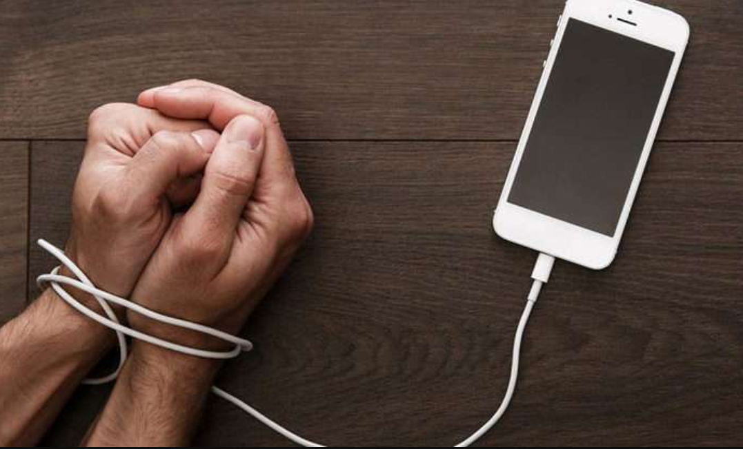 Телефон – это полезный и одновременно вредоносный гаджет