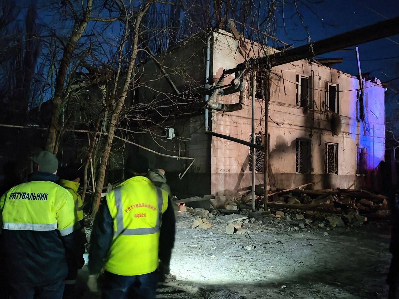 РФ нанесла удар по жилым районам Одессы: есть пострадавшие 2