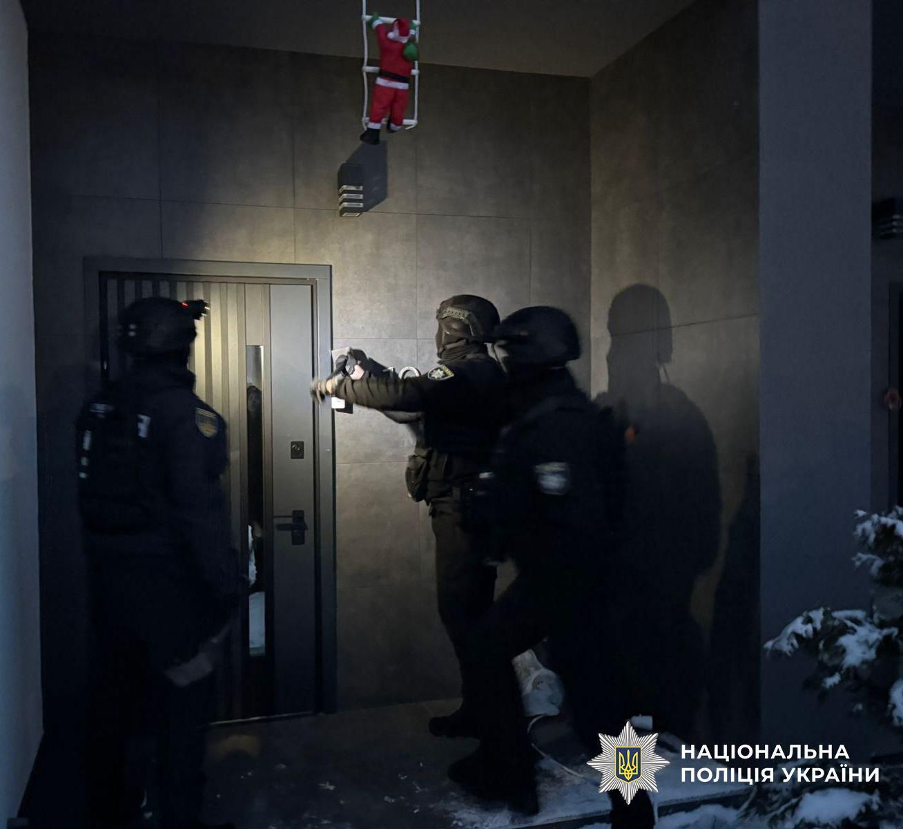 Обманули банки более чем на 13 млн грн: полиция разоблачила схему обкрадывания через POS-терминалы 2