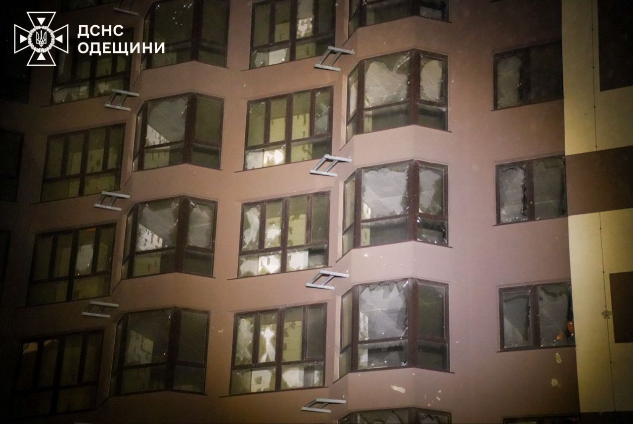 Нічна атака шахедів на Одесу: є загиблий та руйнування 2