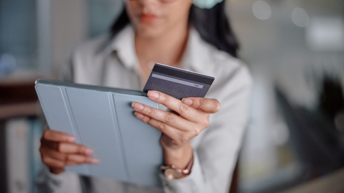 Переказ коштів Фото: Getty Images