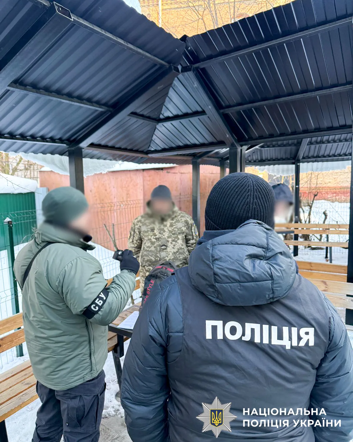 На Рівненщині військовий за хабарі обіцяв службу у тилу: тепер йому загрожує до 8 років в'язниці 3