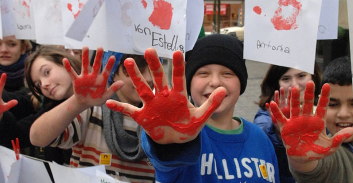 Яке сьогодні, 12 лютого, свято: День Дарвіна та шлюбних агентств 4