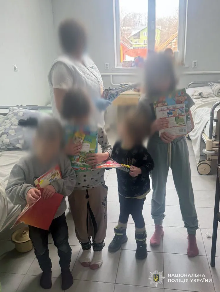 На Львівщині від переохолодження та хвороб помер дворічний хлопчик: батьків затримали, а інших дітей забрали 4