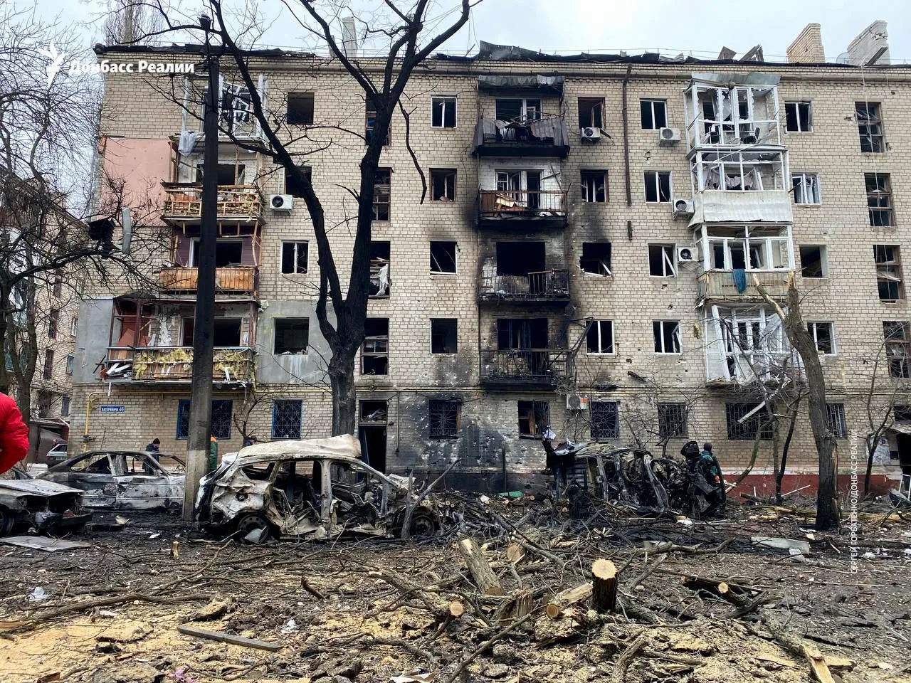 Последствия обстрелов. Фото: Донбасс.