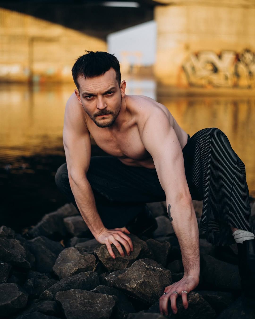 После этой фотосессии поклонники назвали Павла следующим Спайдерменом