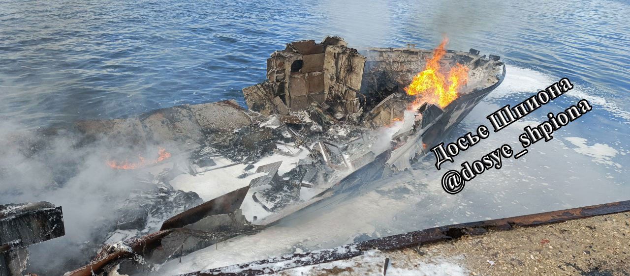 Бійці ГУР знищили десантний катер РФ у Криму: є відео удару та фото наслідків 1