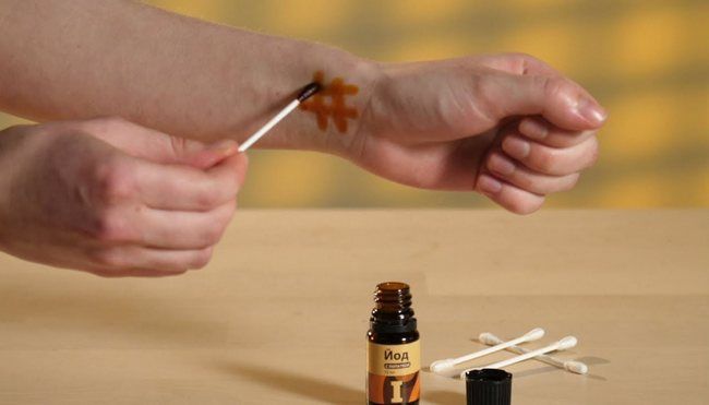 Цибуля, йод і синя лампа — перевірена класика лікування застуди чи медичний міф 2