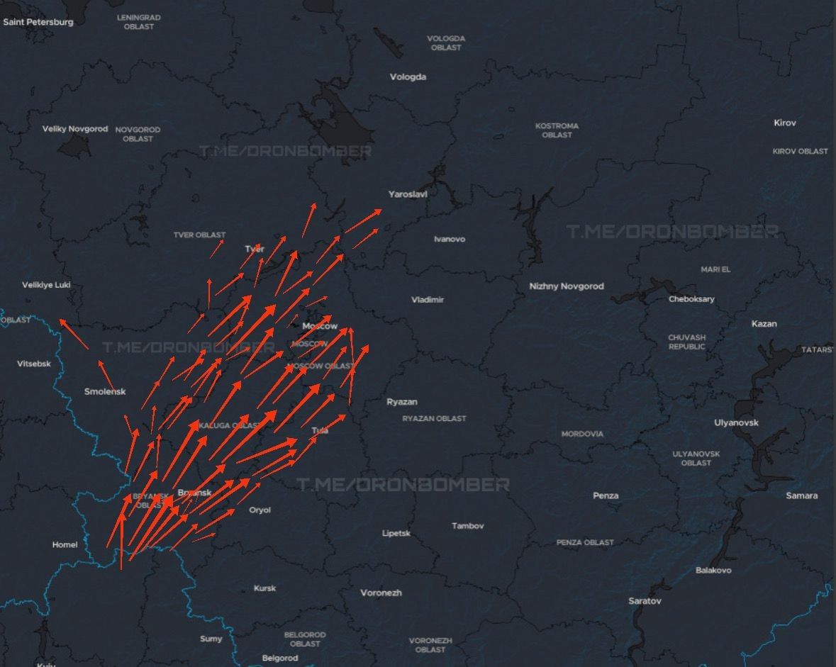 Москва під масштабною атакою дронів: усі аеропорти закриті 2