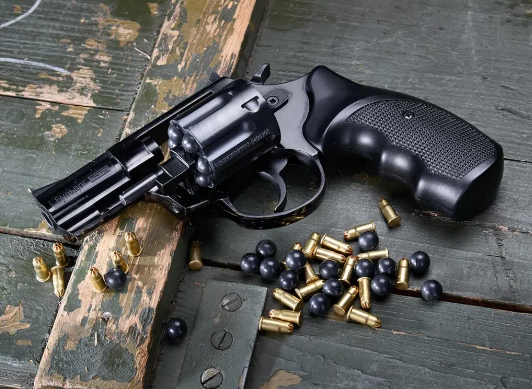 Яке сьогодні, 25 лютого, свято: День інженерно-авіаційної служби авіації ЗСУ та української жінки 4