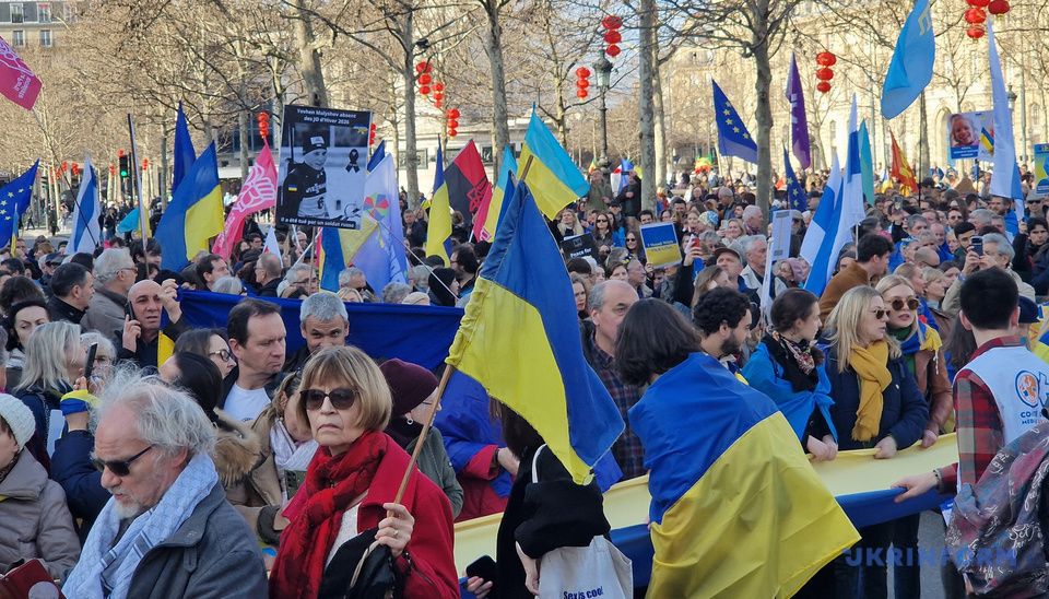 Акція у Парижі. Фото: Укрінформ Акція у Парижі. Фото: Укрінформ