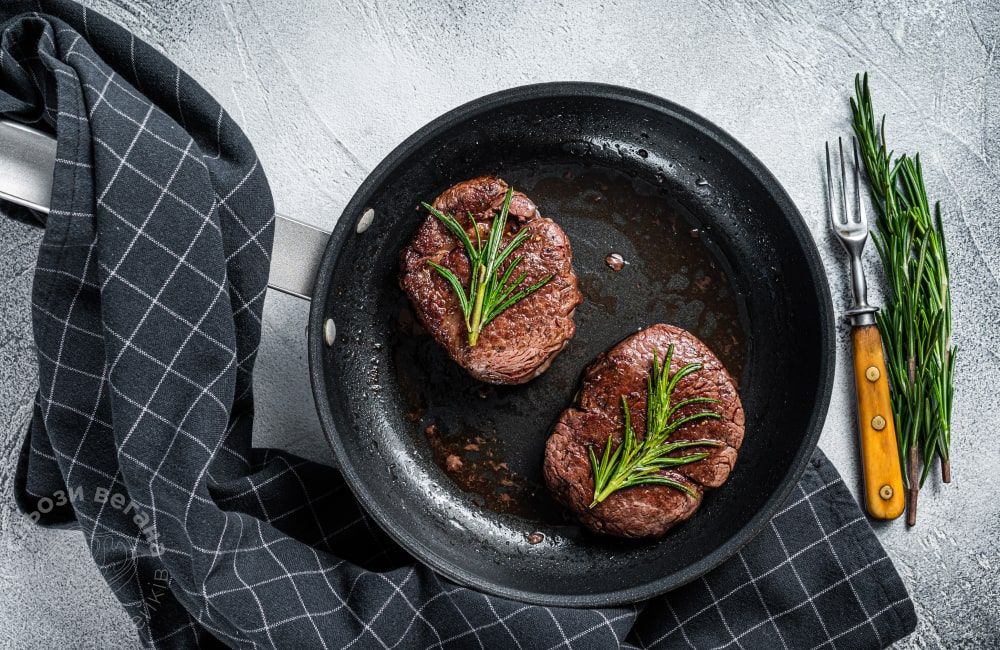 Стейк получается очень сочным и нежным Стейк получается очень сочным и нежным