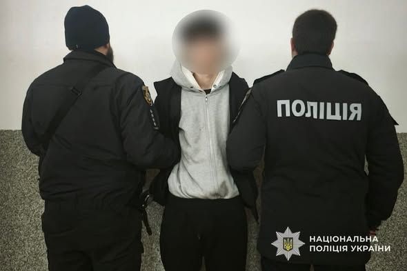 Напад підлітків із ножем на військового у Дніпрі: підозра у замаху на вбивство 2