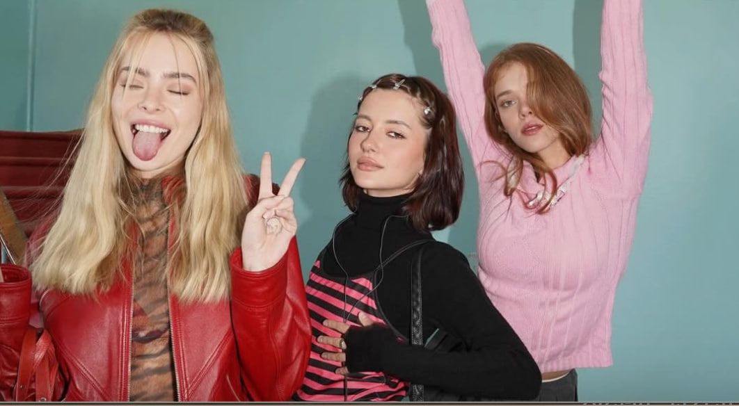 Моделі з реклами Укрпошти