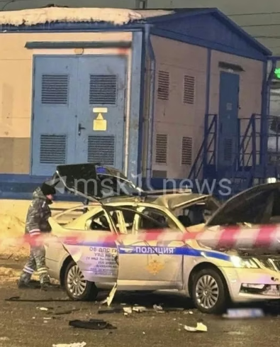 Підірвана автівка російських патрульних