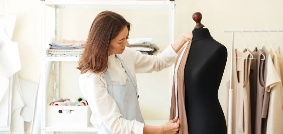 портные – это настоящие художники, которые вместо полотна и красок используют ткани Какой сегодня, 28 февраля, праздник: День работников патрульно-постовой службы Украины и зубной феи 5