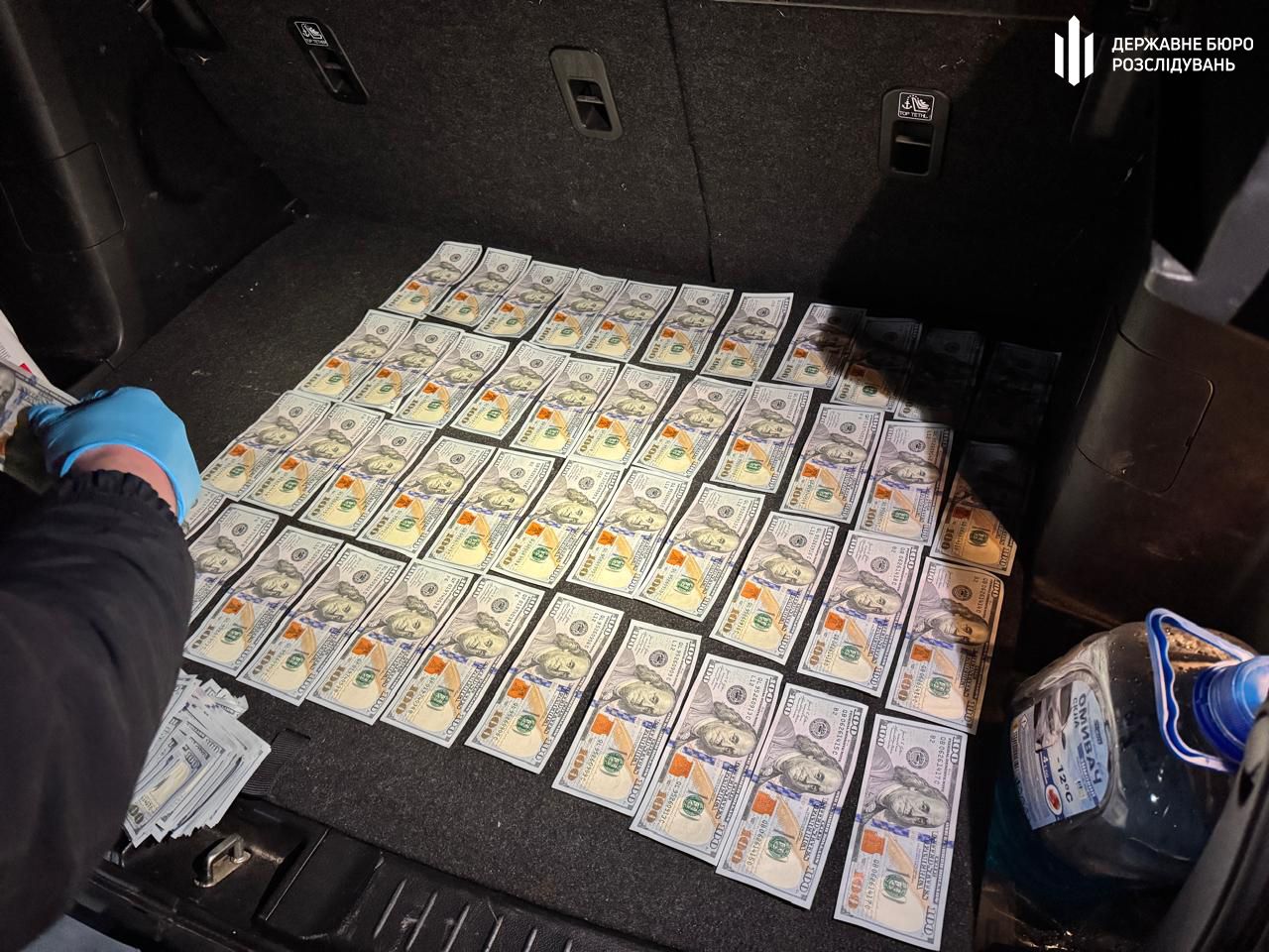 После получения денег он пытался скрыться от правоохранителей После получения денег он пытался скрыться от правоохранителей