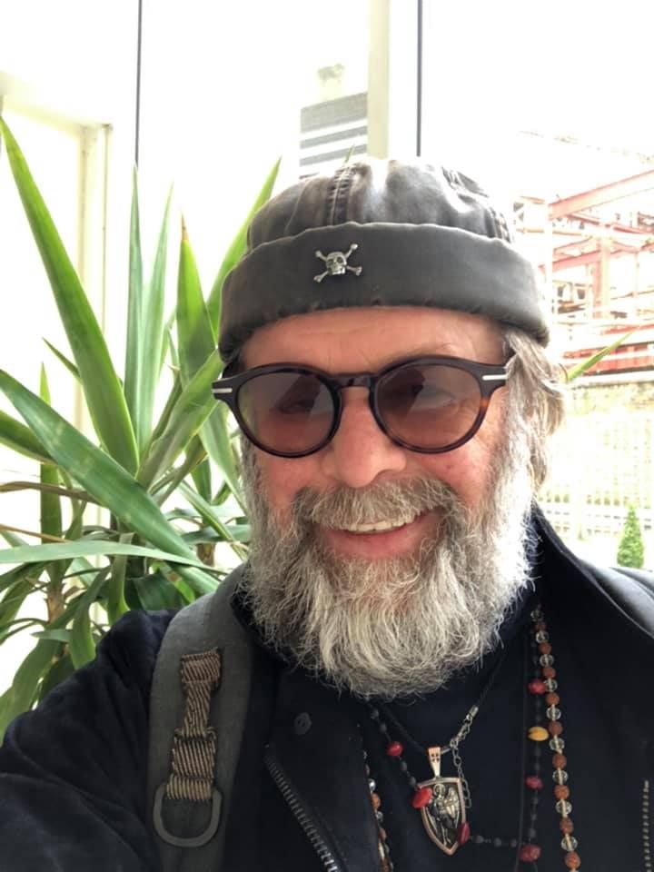 На той момент йому був 71 рік.