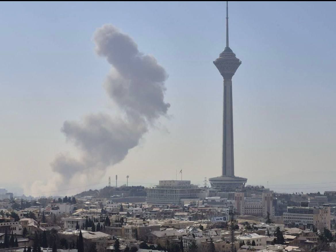 Началось: Израиль нанес "превентивный удар" по Ирану, в Тегеране прогремели взрывы 1