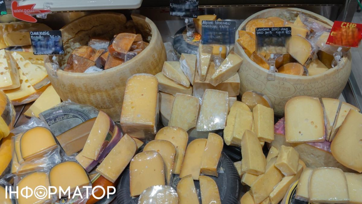Через торговельну війну ЄС та Китаю супермаркети України завалять дешевим сиром