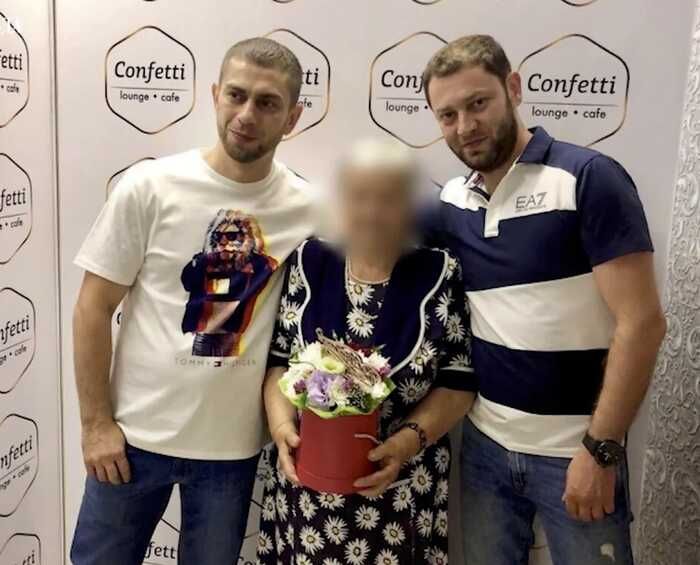 Підозрюваний Олександр Азізов із судимістю за зброю та зв’язками з ОРДЛО, його брат Велі після виїзду через Польщу осів у РФ Підозрюваний Олександр Азізов із судимістю за зброю та зв’язками з ОРДЛО, його брат Велі після виїзду через Польщу осів у РФ