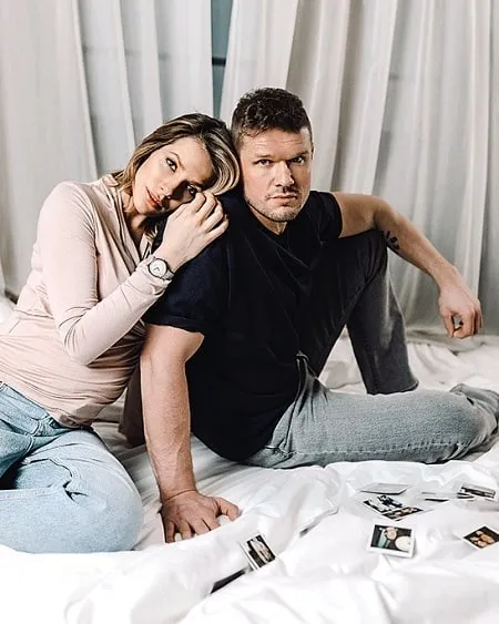 Ольга Сумська прокоментувала ситуацію старшої доньки так, що вона не може виїхати з РФ. Ольга Сумська прокоментувала ситуацію старшої доньки так, що вона не може виїхати з РФ.