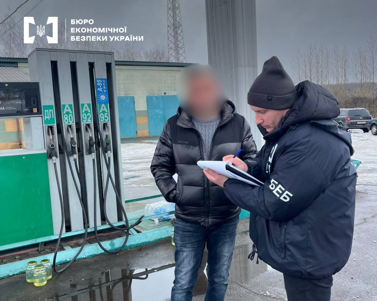 БЕБ на Полтавщині зупинило діяльність двох нелегальних АЗС 3