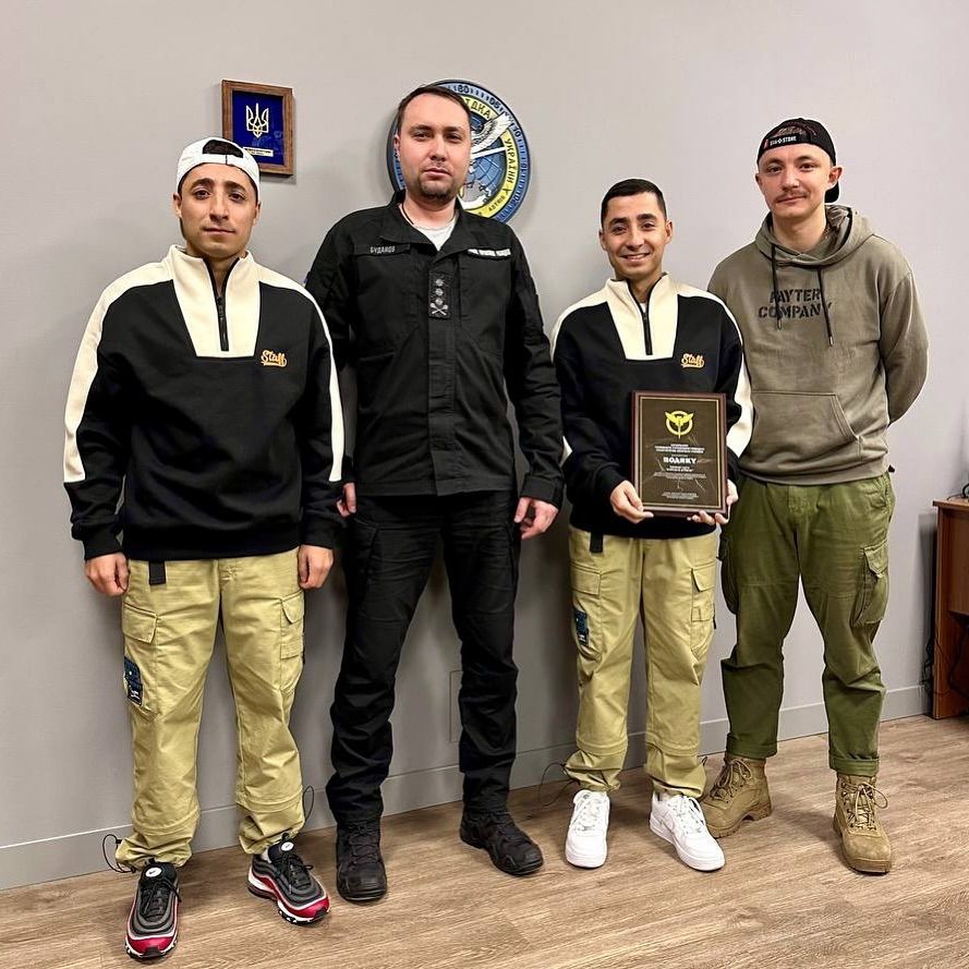 Группа активно занимается волонтерской деятельностью.