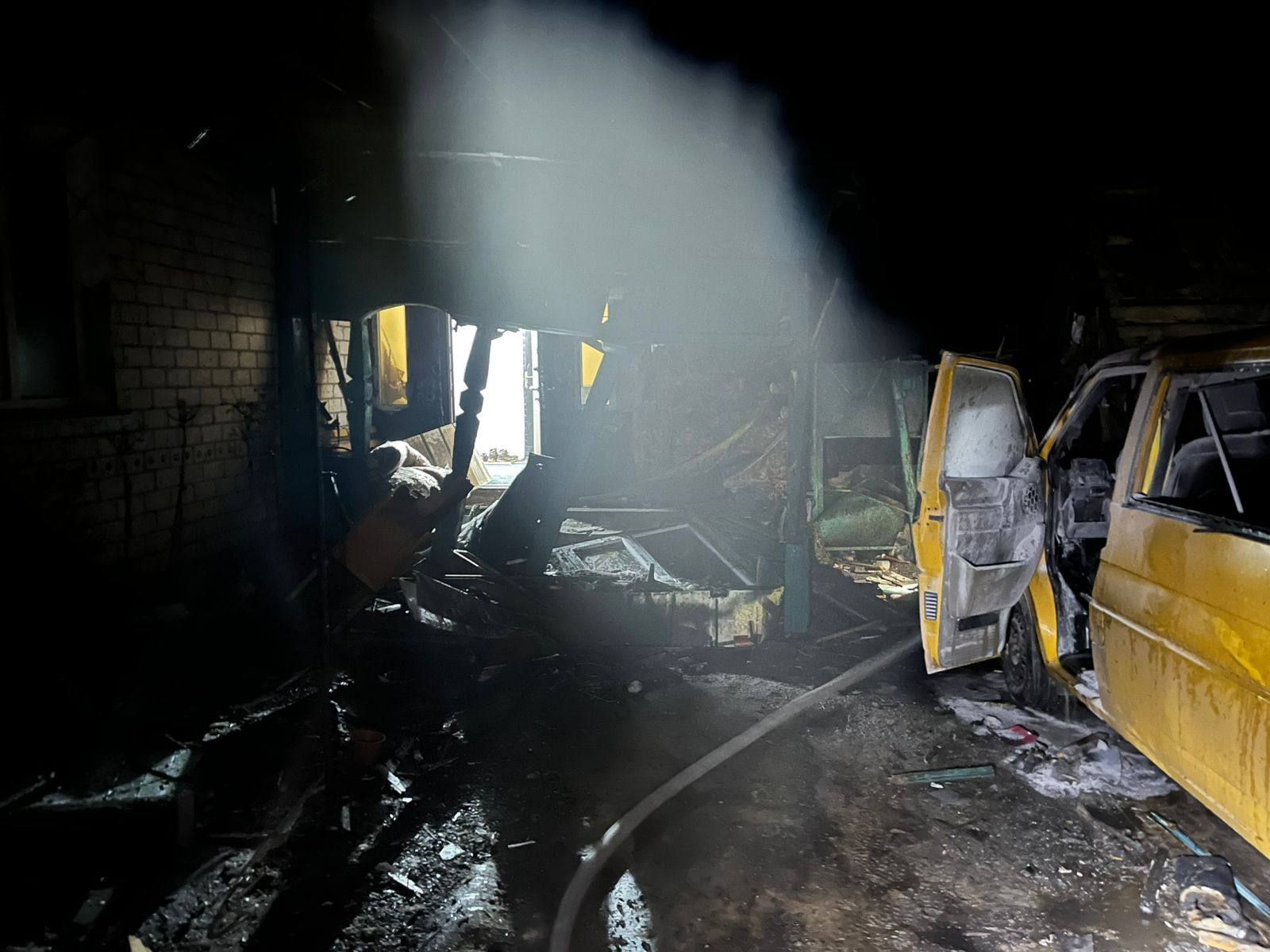 Нічна атака на Чернігівщину: дрони РФ вдарили по енергооб'єкту та житлових будинках 1