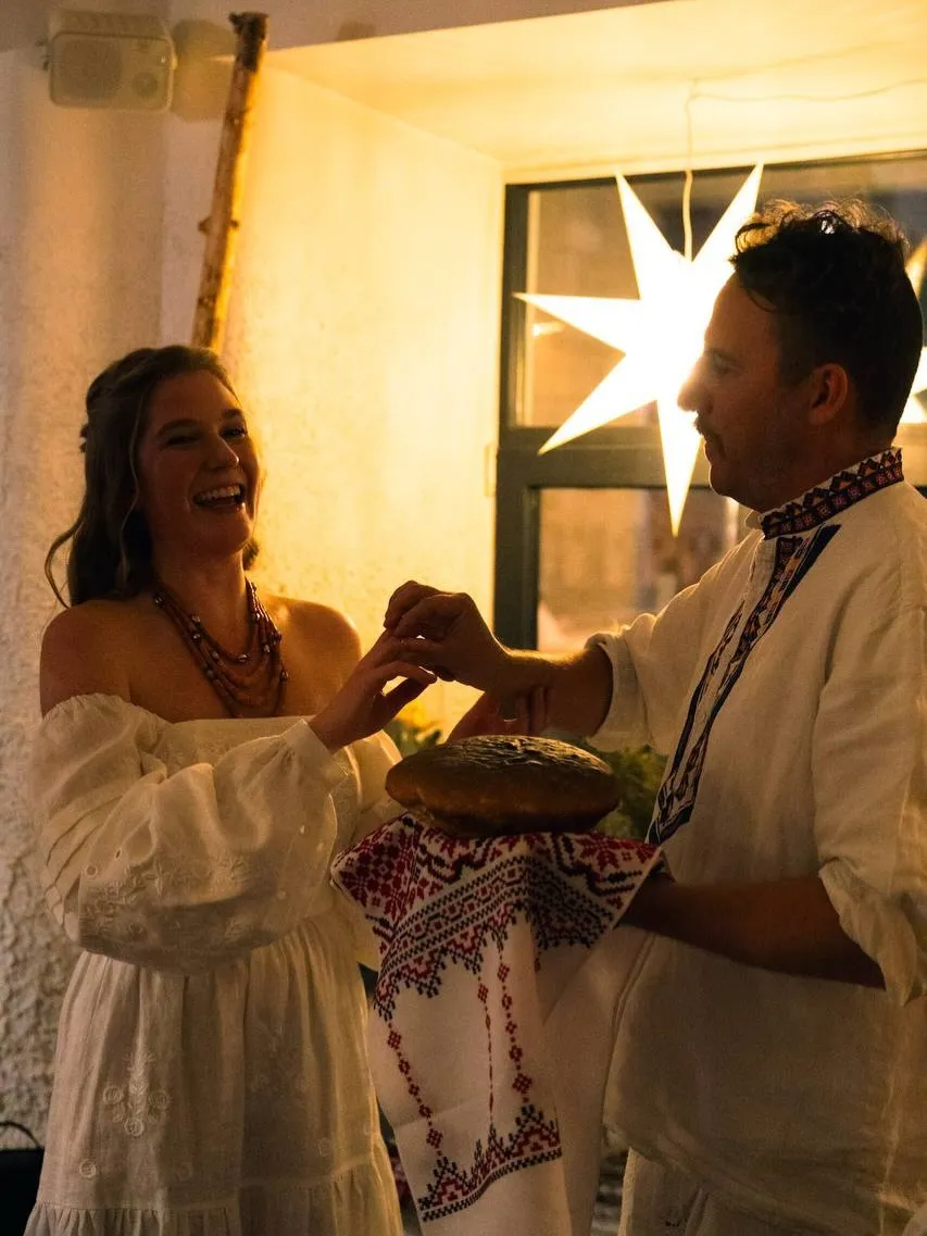 Станом на сьогодні Євген зробив Катерині пропозицію.