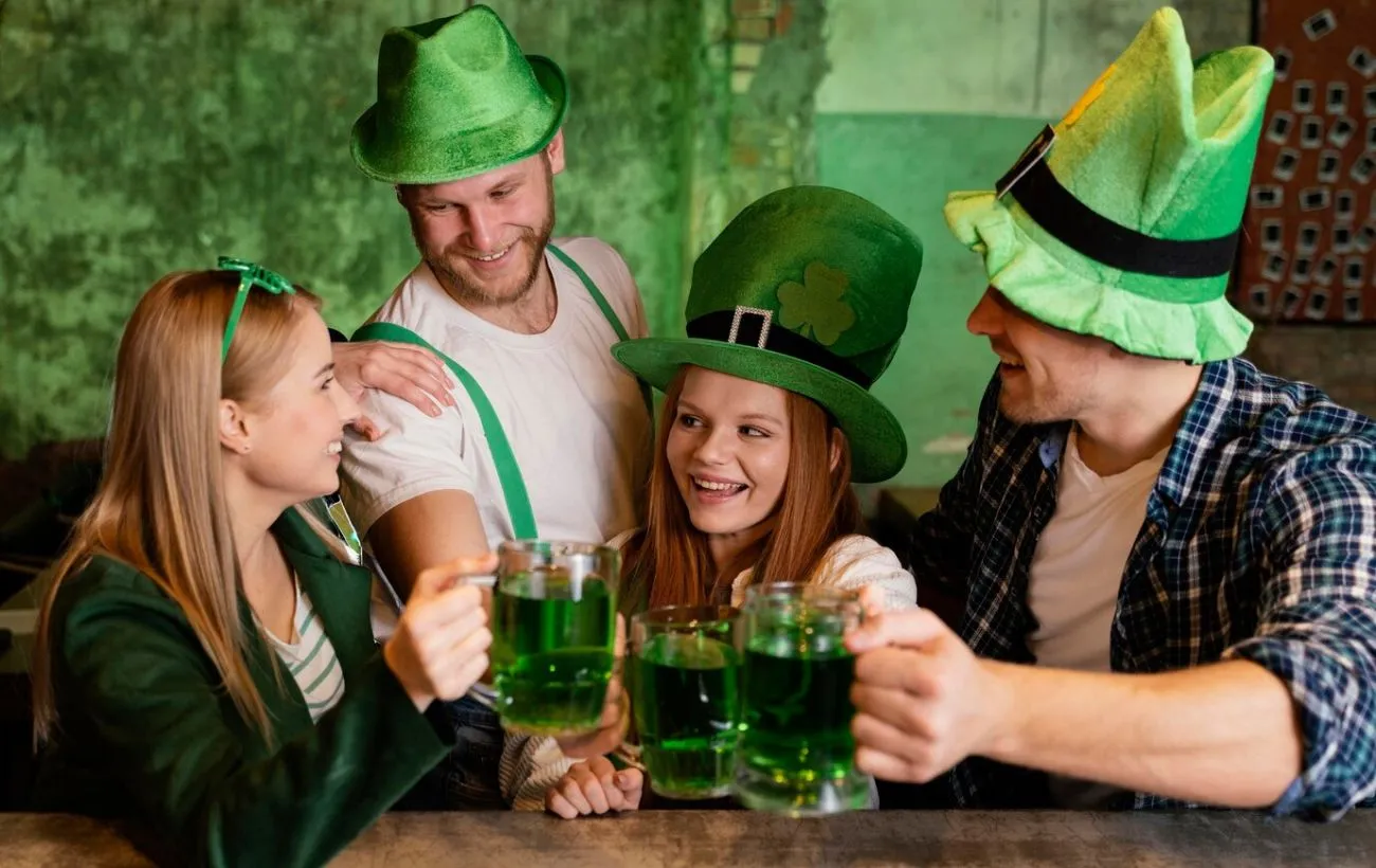 стало популярним у всьому світі, зокрема в США, Канаді, Австралії та Україні. Яке сьогодні, 17 березня, свято: День мобілізаційного працівника та Святого Патрика 4