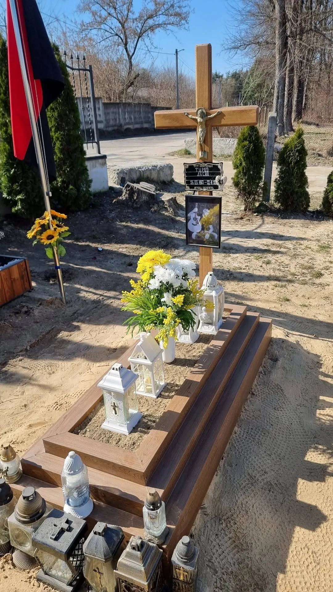 Могила Лесика Турка у Янові. 