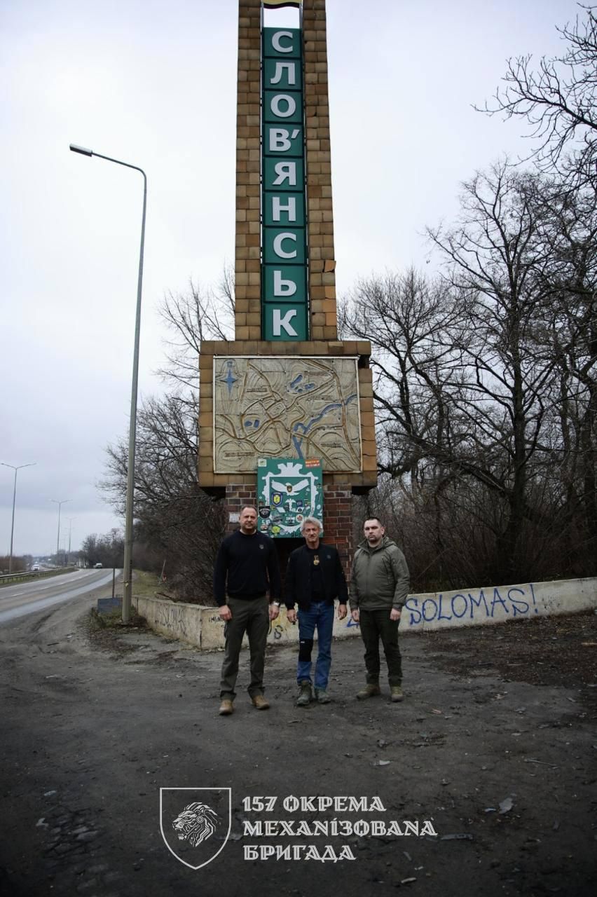 Шон Пенн прибув у Слов'янськ разом із Єрмаком. Фото: 157 ОМБр