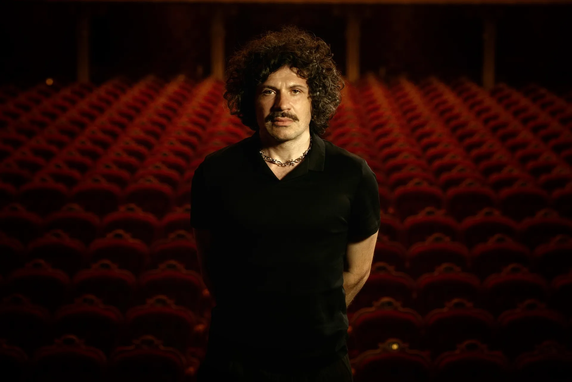 Нині драматург та режисер пробує свої сили як актор на сцені Театра Франка.