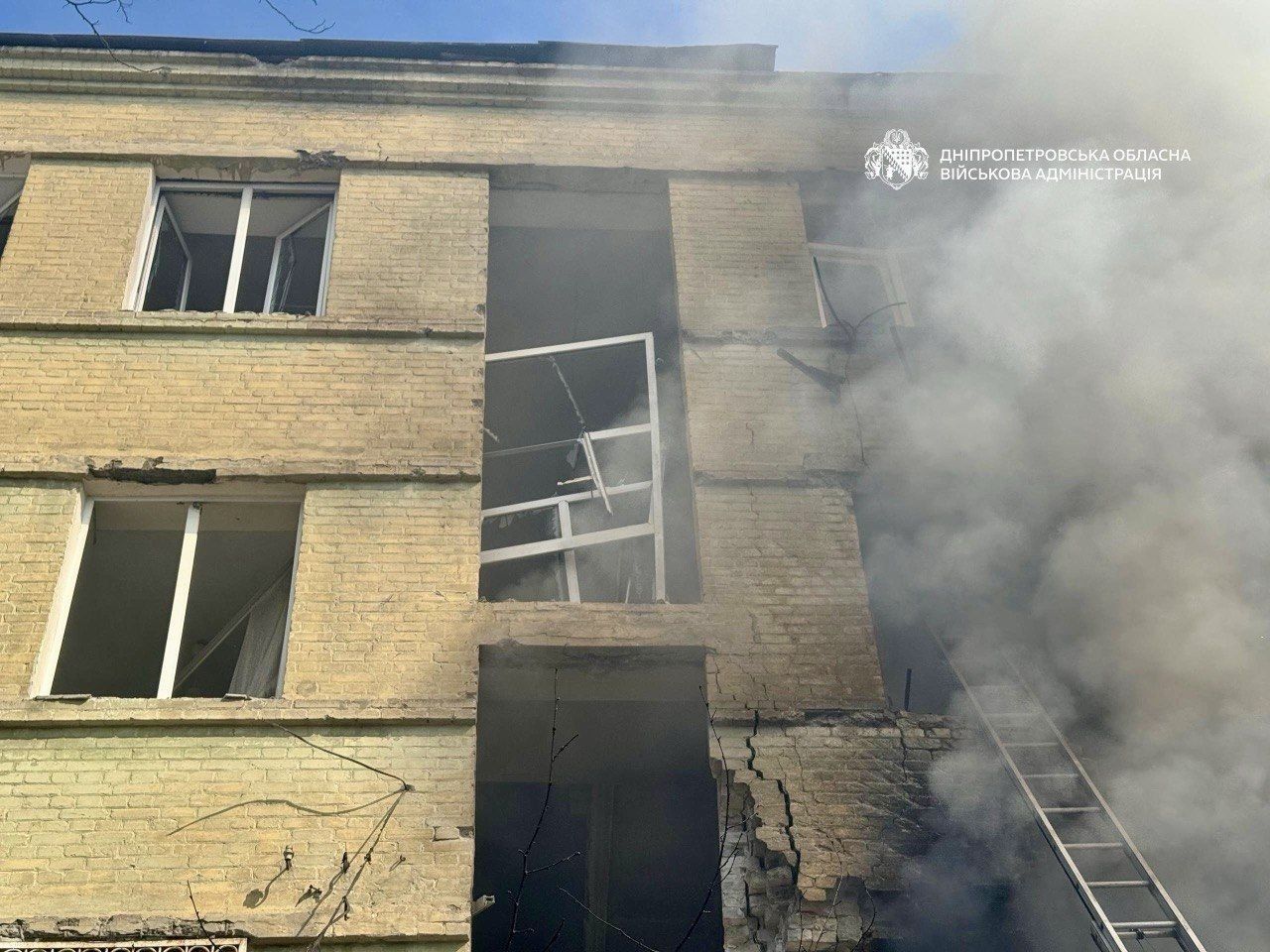 будинок у Дніпрі  після влучання дрону РФ