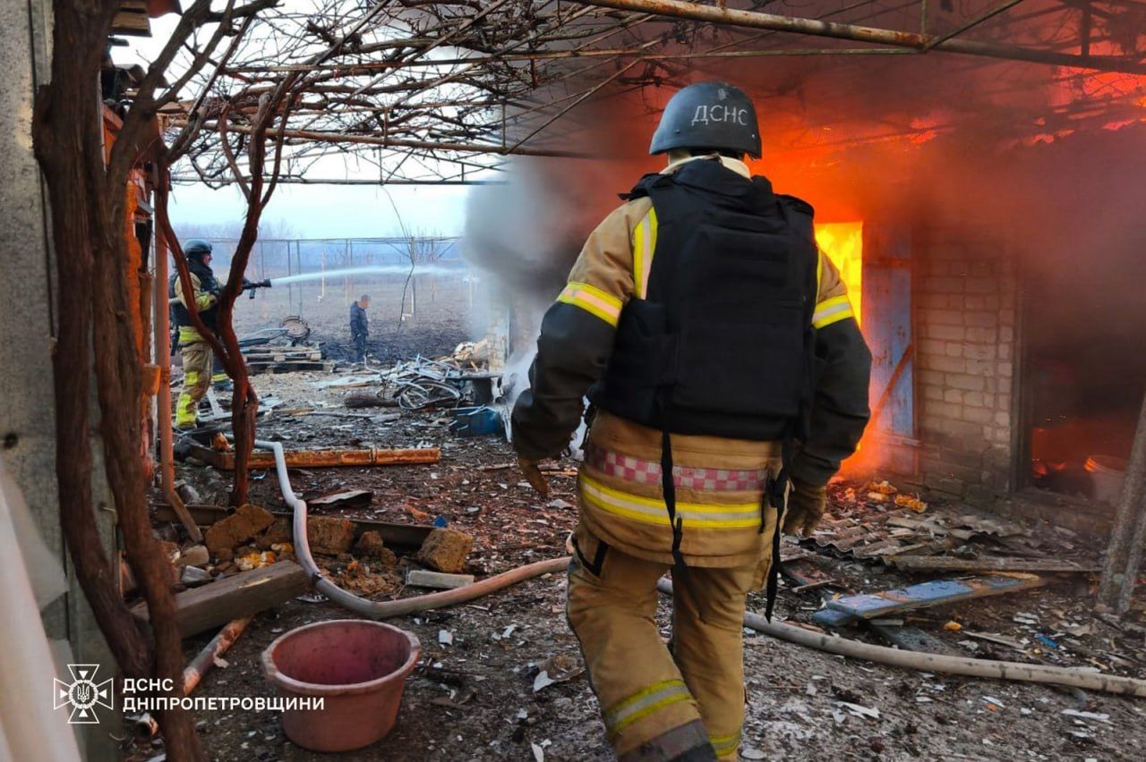 Враг атакует Днепропетровщину. Фото: ГСЧС