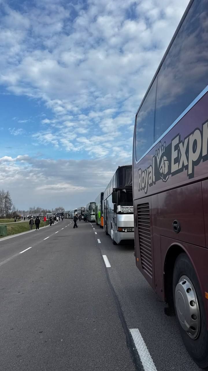 черга на кордоні черга на кордоні