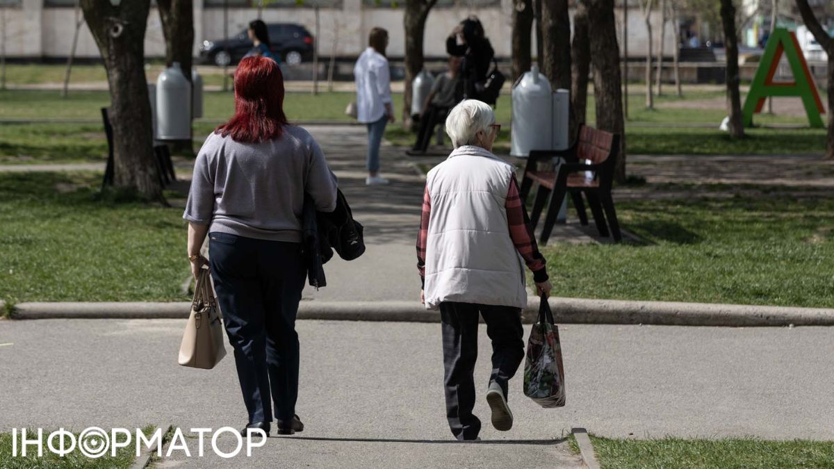 З 1 квітня 2026 року деяким пенсіонерам перерахують пенсії