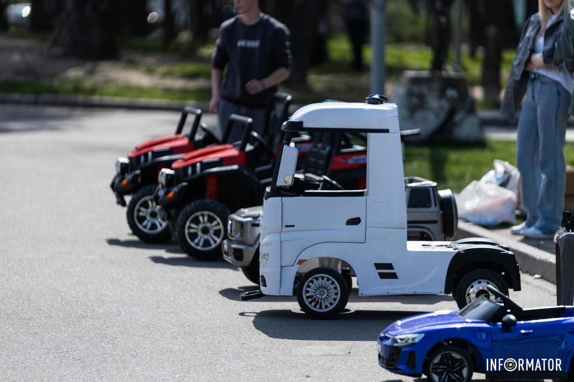 Іграшкові автівки Фото: Інформатор Іграшкові автівки Фото: Інформатор