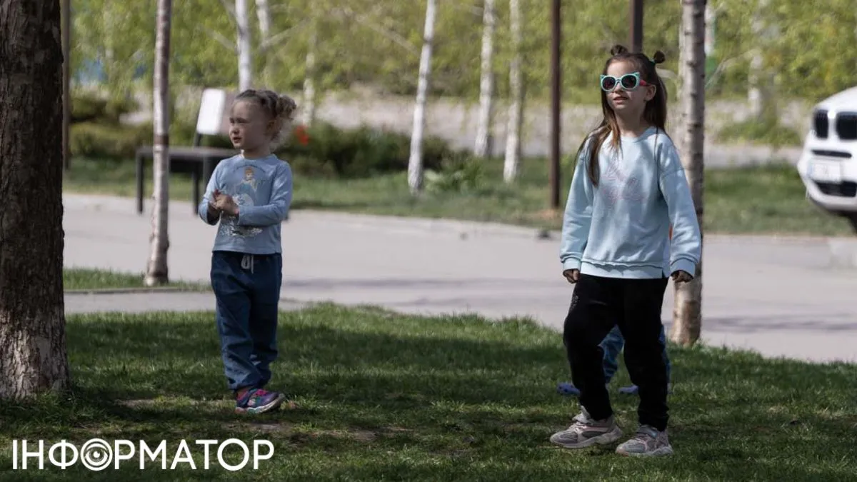 Большинство детей-ВПЛ не получат выплаты: нардеп от СН раскритиковал постановление Правительства