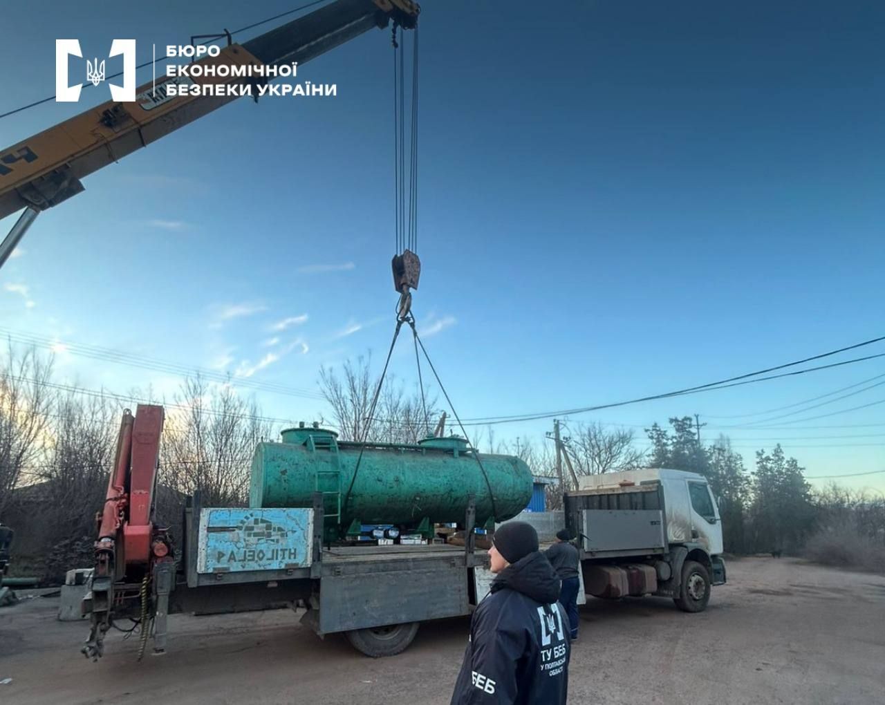 У Кривому Розі детективи БЕБ демонтували три нелегальних АЗС 2