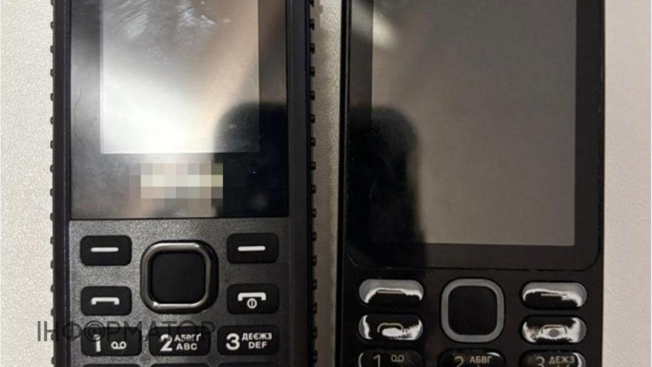 СБУ вилучає мобільні телефони, якими намагалися дистанційно активувати вибухівку — Фото: СБУ, колаж Інформатор Телефони СВП