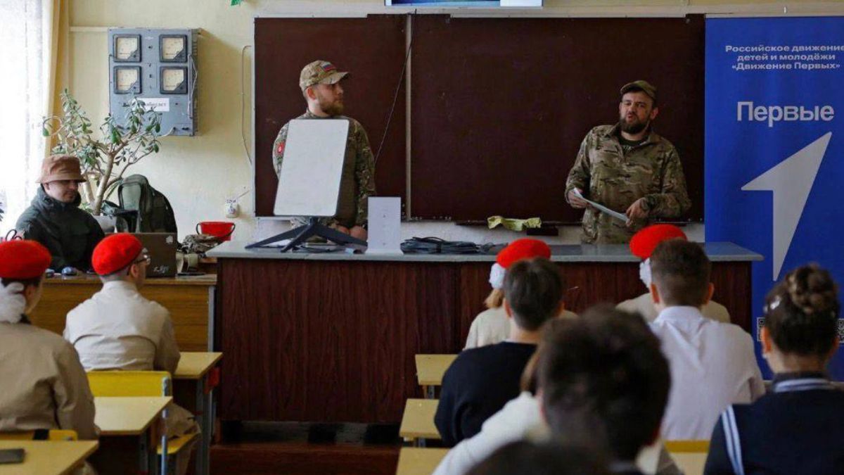 Тотальна мілітаризація: Росія залучає дітей від 8 років до програм керування безпілотниками на ТОТ