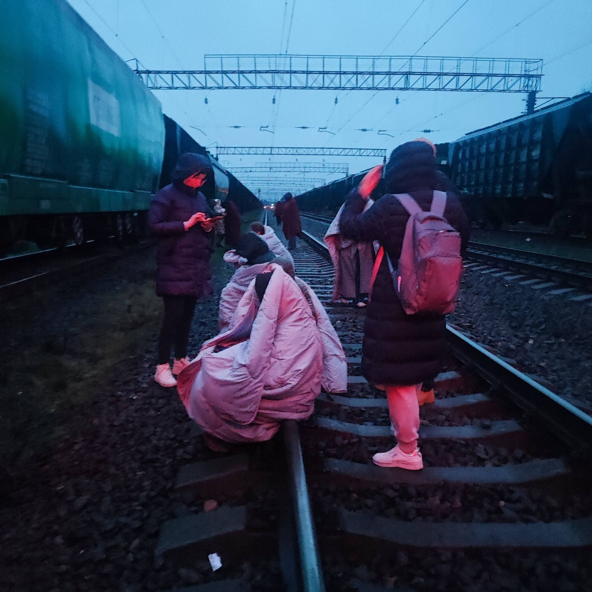 Евакуація з потягу Укрзалізниці під час російської шахедної атаки Фото: Тетяна Заєць